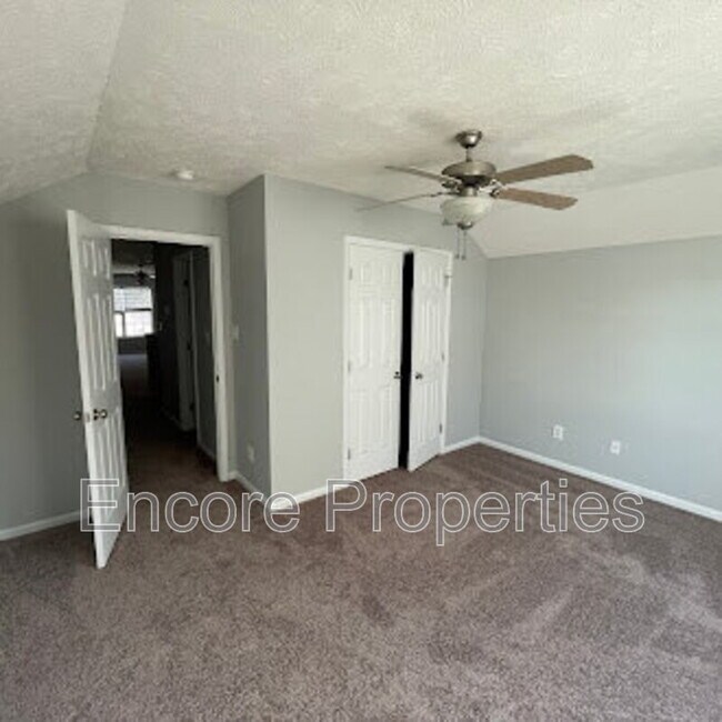 Building Photo - 1240 Chimney Swift Dr