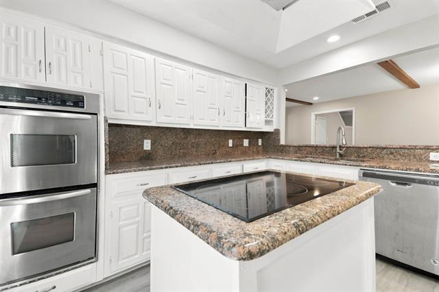Building Photo - 2865 Meadowbrook Dr
