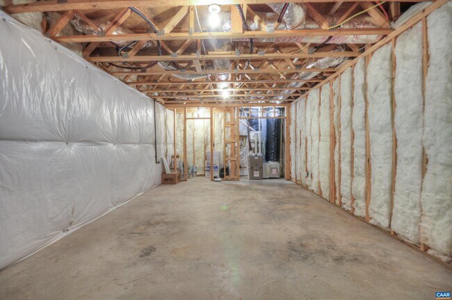 Building Photo - 164 Brookwood Dr