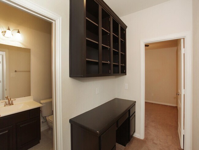 Building Photo - 15 Sawbridge Cir