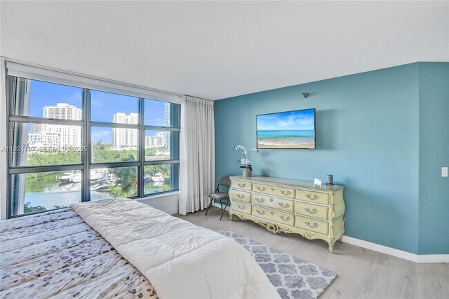 Building Photo - 3400 NE 192 St