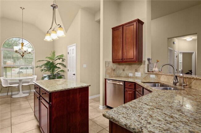 Building Photo - 2820 Garnet Ridge Dr