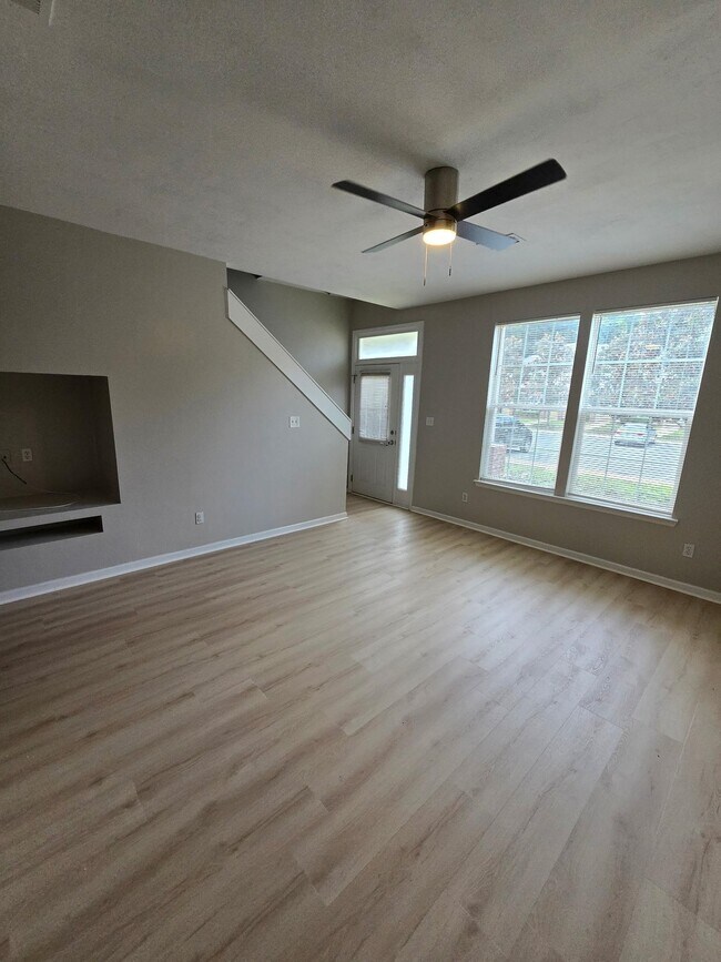 Building Photo - 3400 Old Bainbridge Rd