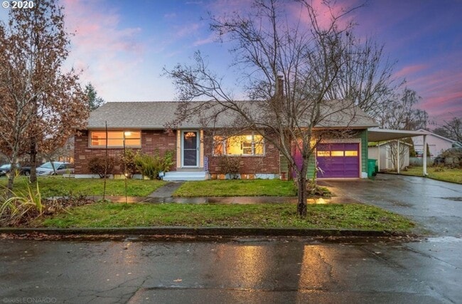 Primary Photo - Spacious Home Near University of Portland