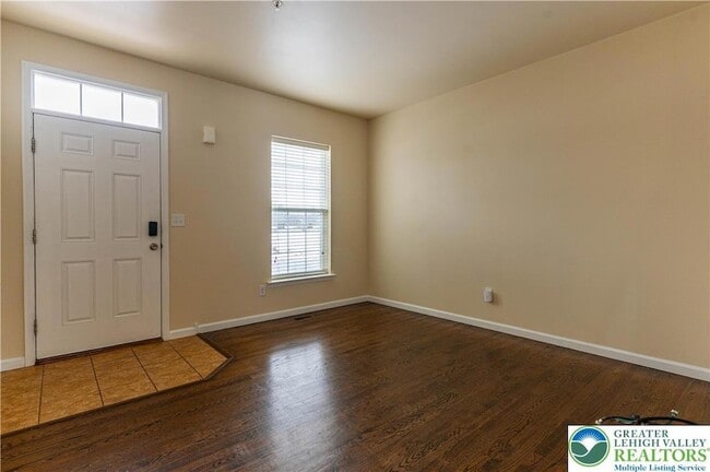 Building Photo - 241 Snapdragon Way