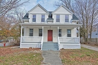 Building Photo - 611 N Main St