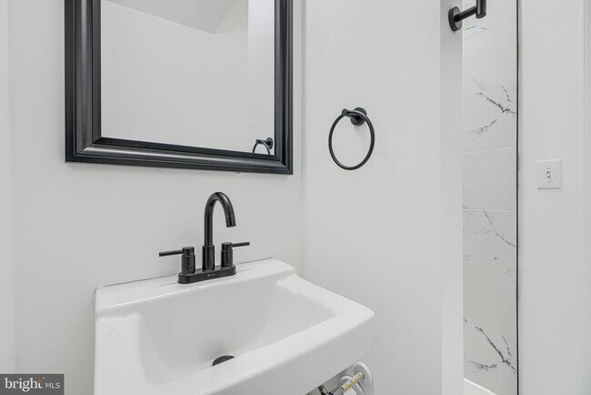 Building Photo - 7 S Carrollton Ave