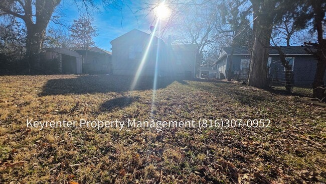 Building Photo - 3 Bed 1 Bath ready to rent!