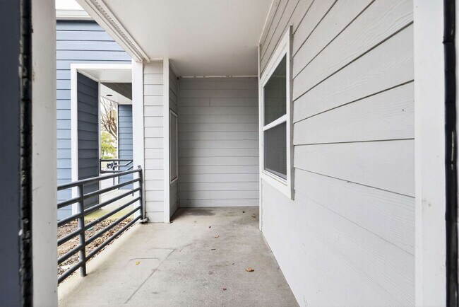 Building Photo - 800 Alexander Rd