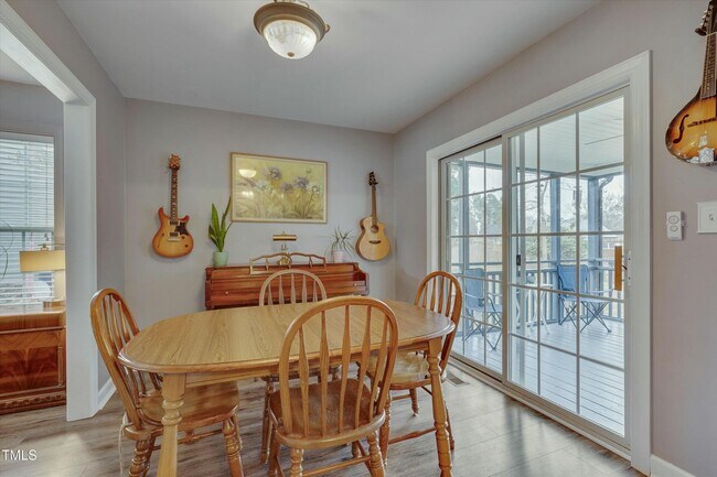 Building Photo - Great 3 Bedroom Home on Cul-de-Sac Lot with Garage & Screened Porch