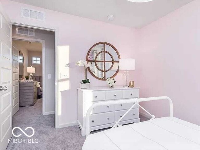 Building Photo - 4894 Oak Hl Dr