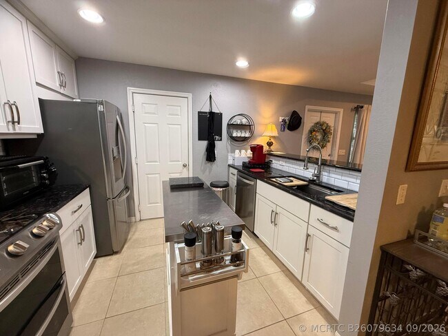 Building Photo - 1816 E Royal Tern Ln
