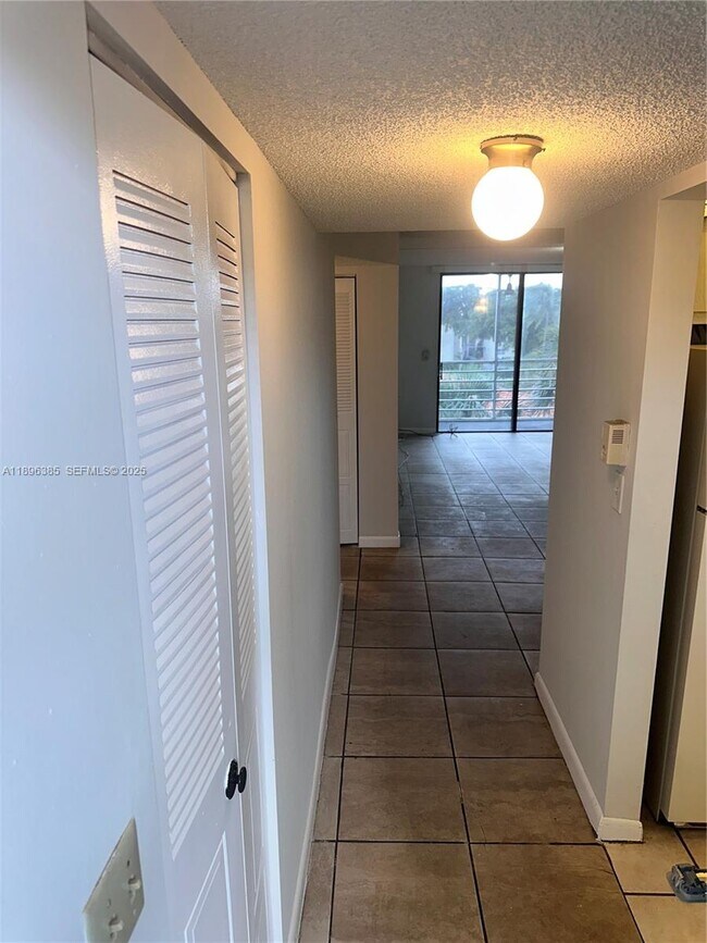 Building Photo - 1830 SW 81st Ave