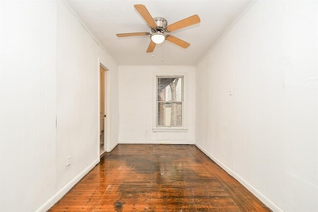 Building Photo - 4416 Mt Vernon St