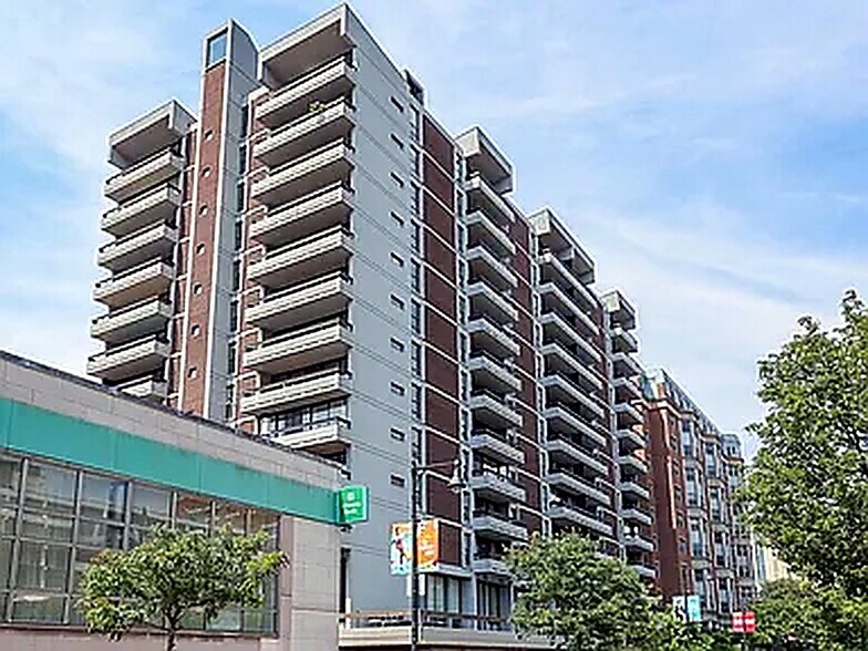 Building Photo - 566 Commonwealth Ave