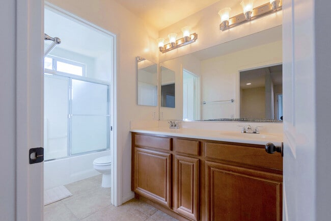 Building Photo - SIngle Family House for Rent in a quiet co...