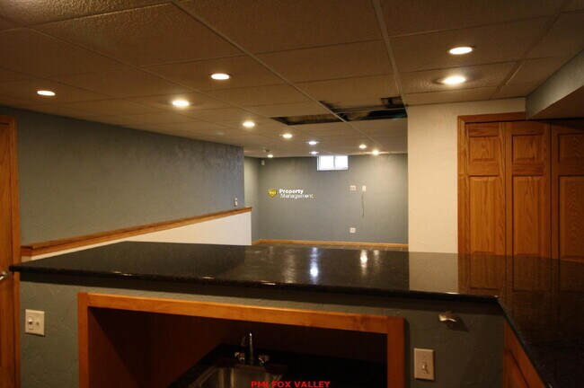 Building Photo - 3 Bedroom, 3 Bath Duplex in Greenville