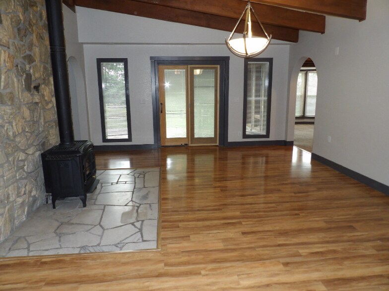 Building Photo - 11130 Burgess Ln