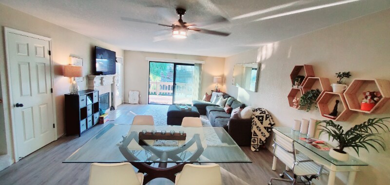 Building Photo - 2007 Sand Point Rd