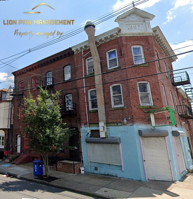 Primary Photo - 703 E State St