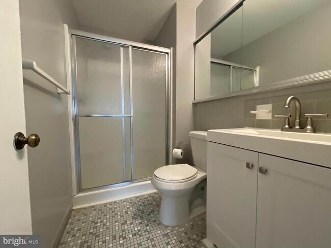 Building Photo - 204 Providence Forge Rd