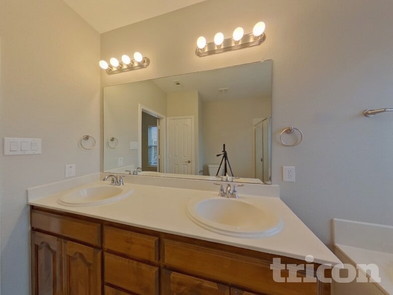 Building Photo - 837 Jodie Dr