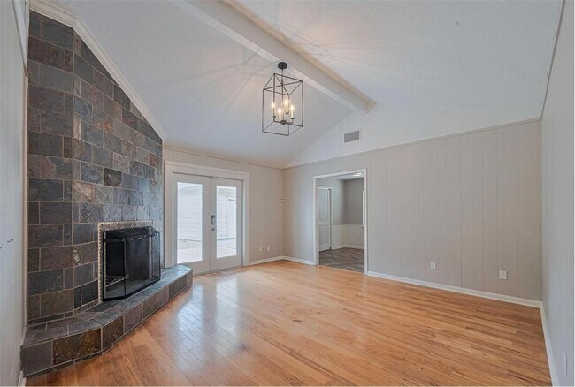 Building Photo - 927 Carlingford Ln