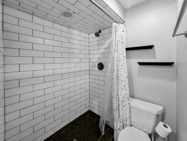 Building Photo - 2 Bedroom, 1 Bath on Peak 8! Updated unit, ground floor, great location!  Heat included!