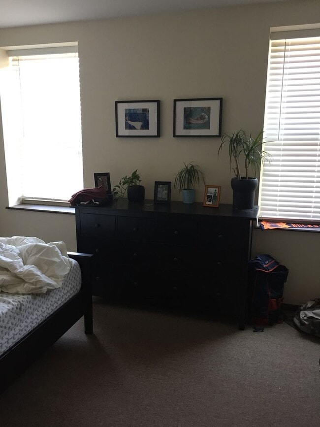 Building Photo - 724 S 20th St