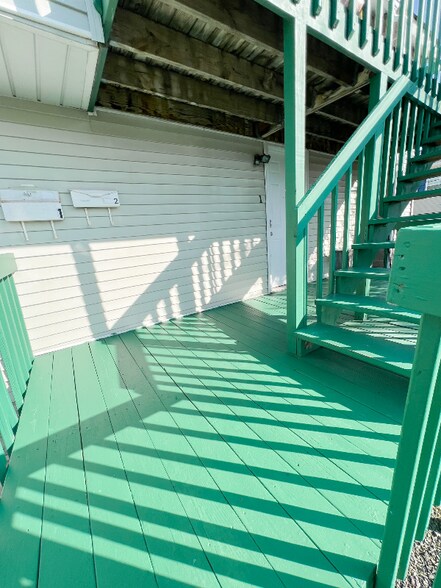 Building Photo - 123 Mortimer St