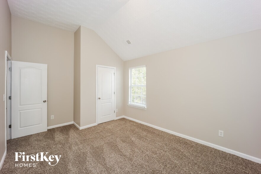 Building Photo - 855 Chapman St