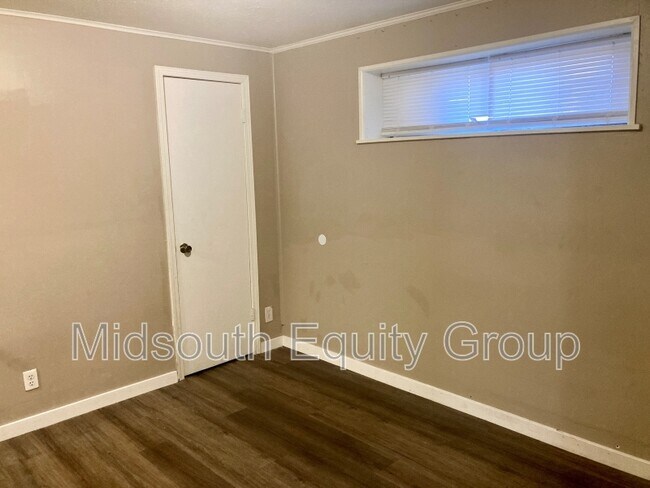 Building Photo - 127 Northside Ave