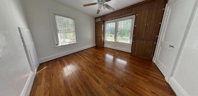 Building Photo - 1013 23rd St W