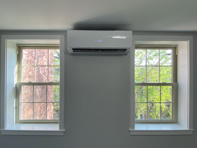 Mini split HVAC - 722 Lombard St