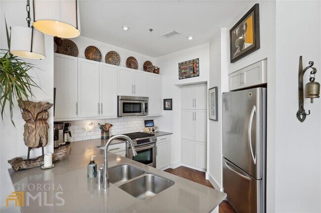 Building Photo - 1100 Howell Mill Rd NW