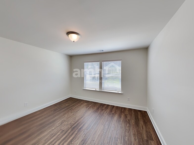 Building Photo - 416 Tributary Ln