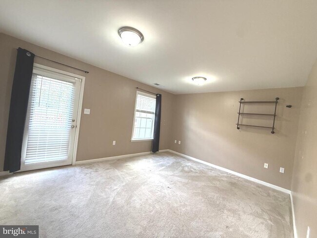 Building Photo - 232 Morlatt Ln