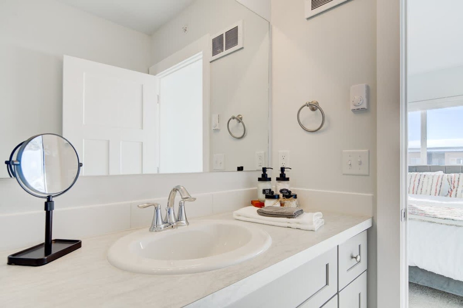 Building Photo - 5242 Fallon St