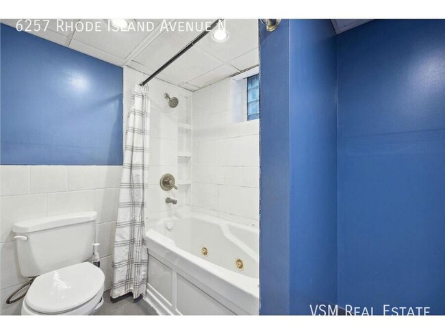 Building Photo - 50% Off February Rent! 4 Bed - 2 Bath Broo...