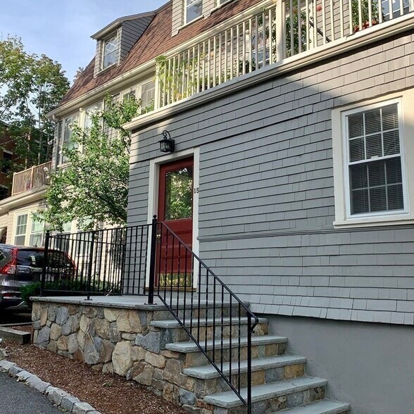 Building Photo - 19 Braemore Rd