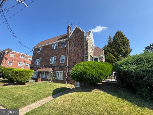 Building Photo - 1301 E Upsal St