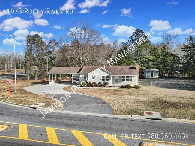 Building Photo - 1073 Rocky River Rd