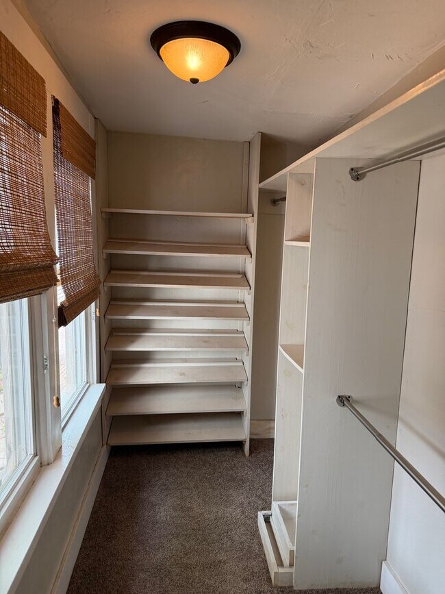 Building Photo - Available Now!!  2 bed 1 bath Near Downtown OKC