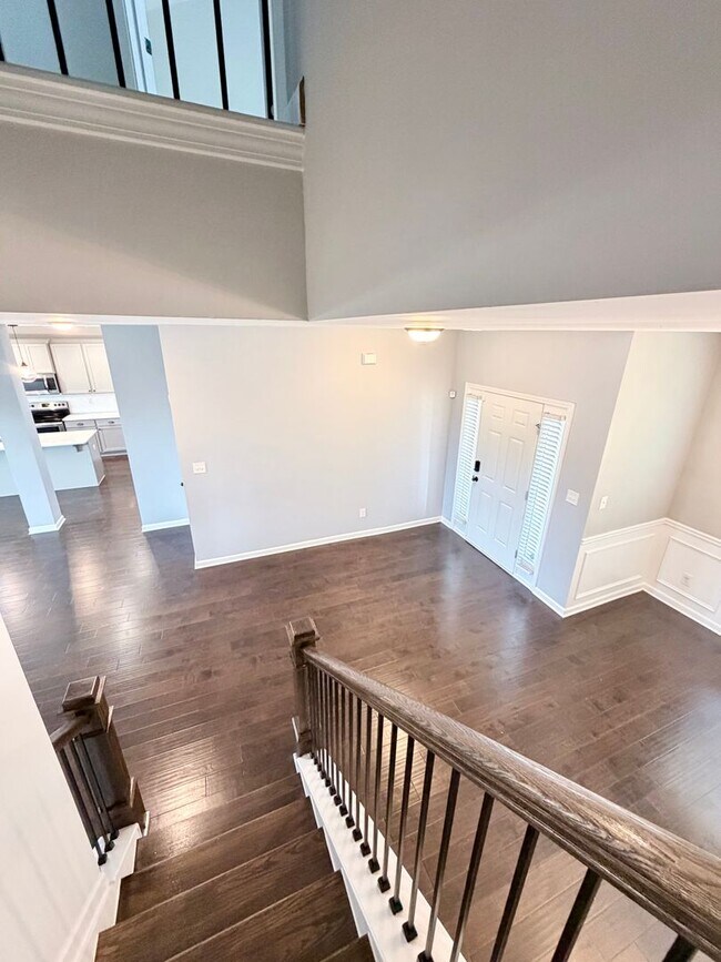 Building Photo - 215 Shoshone Cir