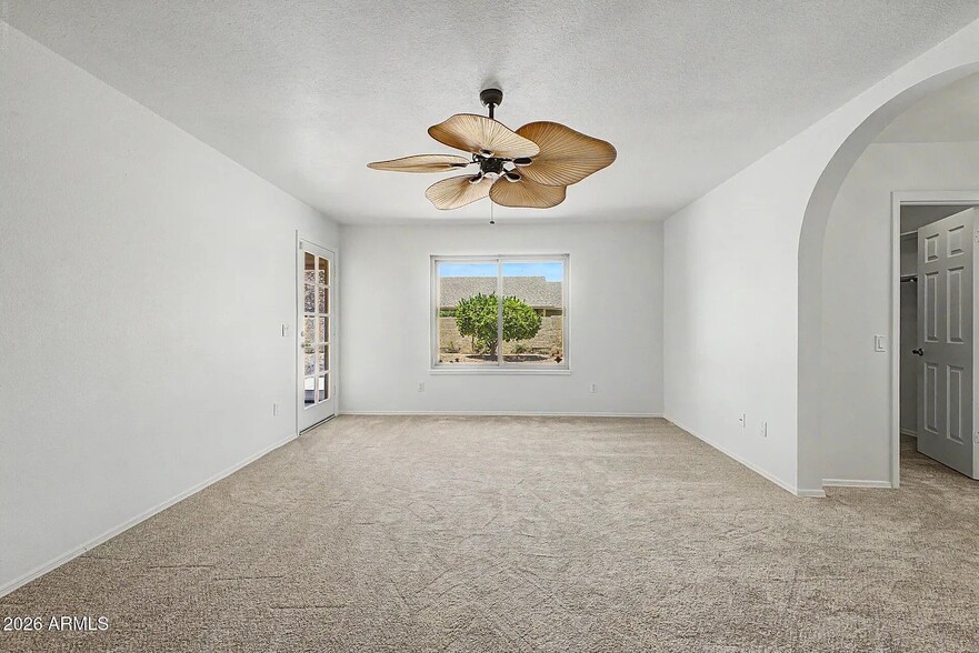 Building Photo - 9808 W Behrend Dr