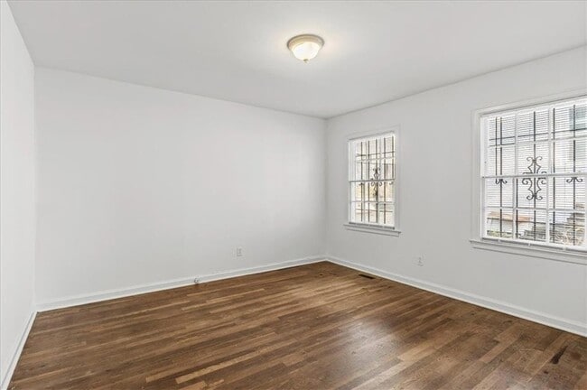 Building Photo - 449 10th St NW