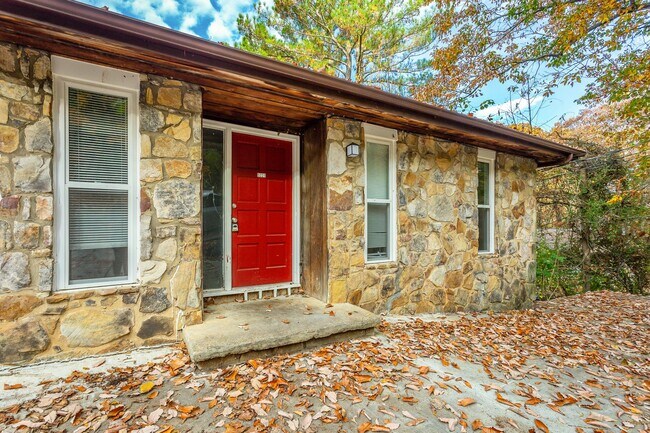 Building Photo - 5221 Old Trail