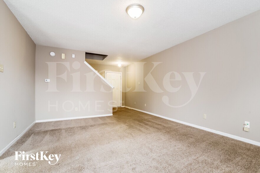 Building Photo - 6601 Black Antler Dr