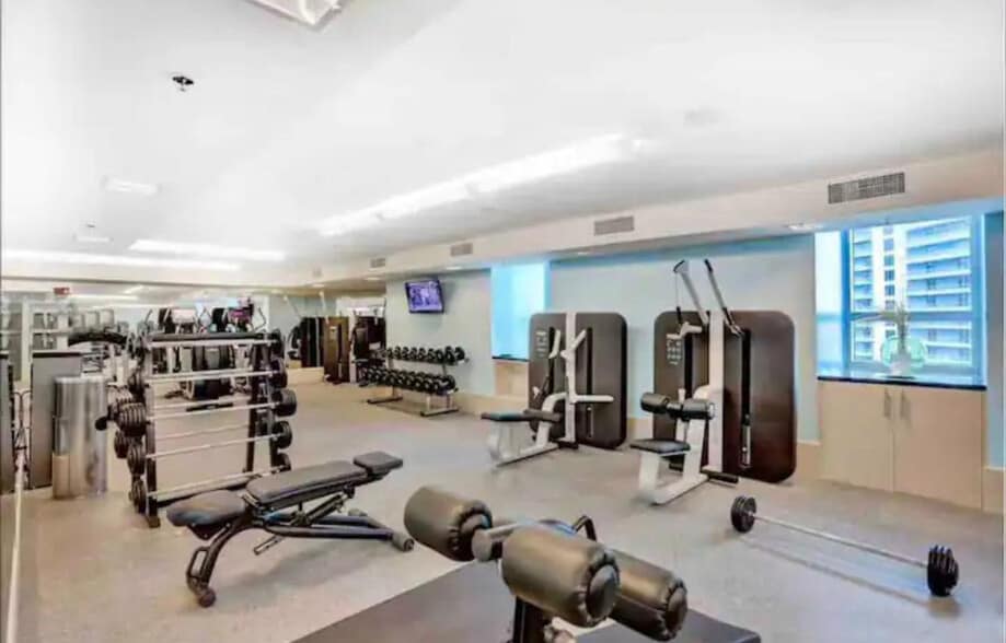 Building Photo - 1395 Brickell Bay Dr