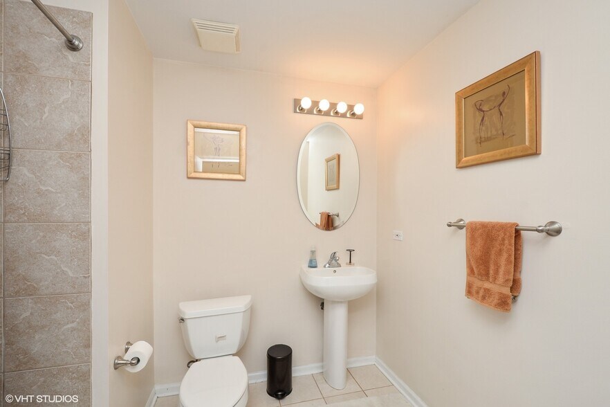 Building Photo - 3631 N Halsted St